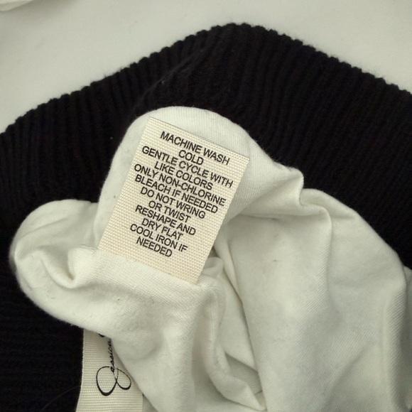 Black and White Chevron Knit Set - Picture 9 of 12